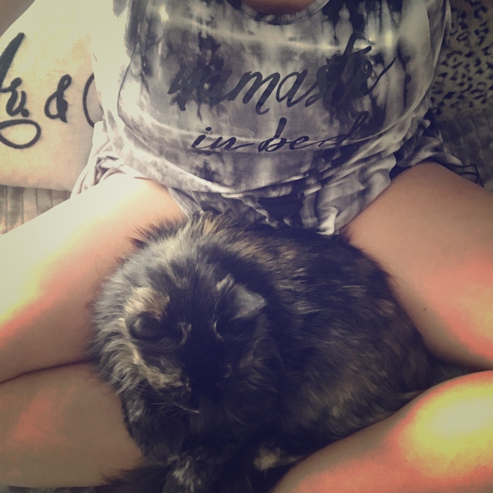 NAMASTE IN BED b/w tie die top